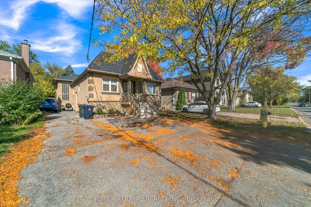 186 Patricia Avenue, Toronto C07