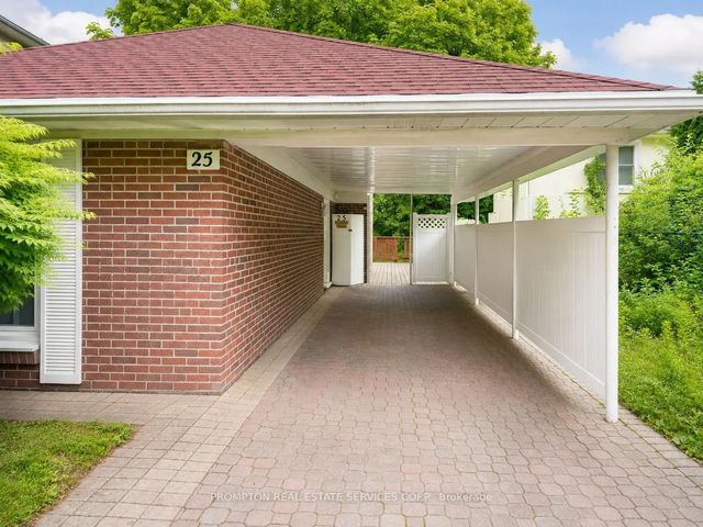 25 Lehar Crescent, Toronto C15