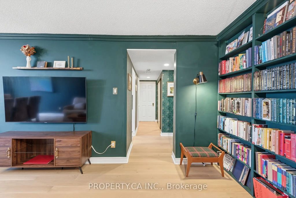 15 Maitland Place 1811, Toronto C08