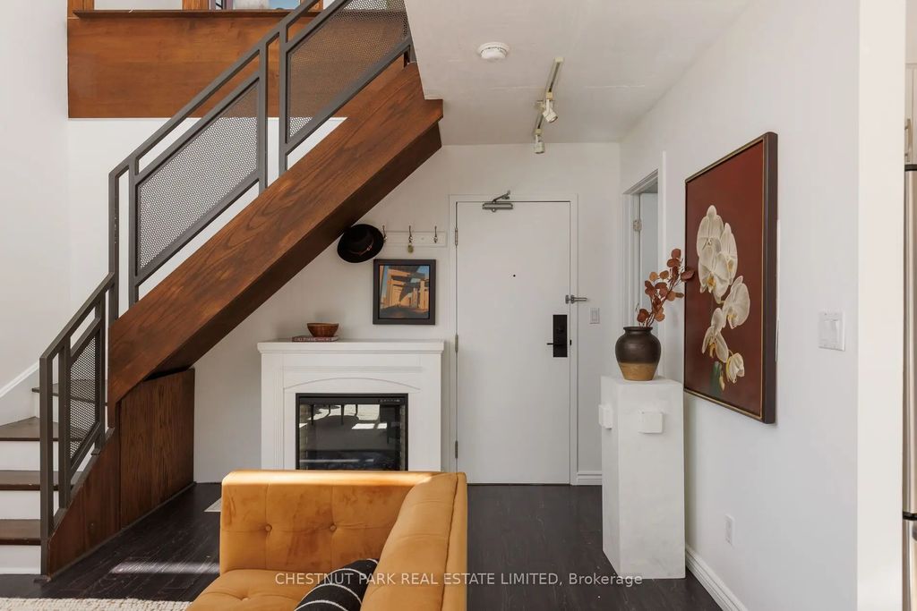 800 King Street W 611, Toronto C01