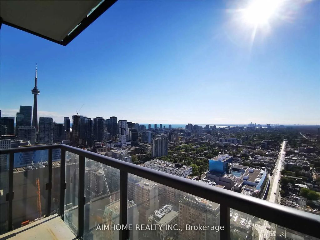 488 University Avenue 2811, Toronto C01