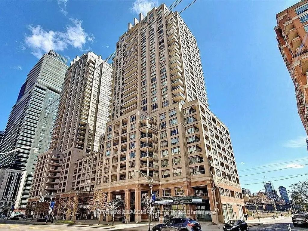 909 Bay Street 905, Toronto C01