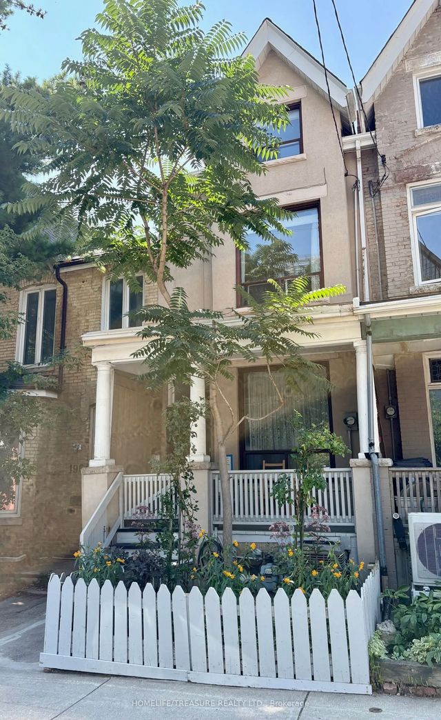 198 Mccaul Street, Toronto C01