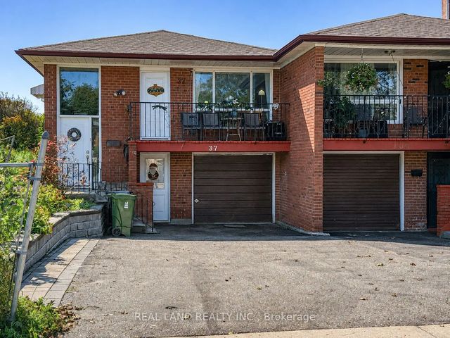 37 Pawnee Avenue, Toronto C15