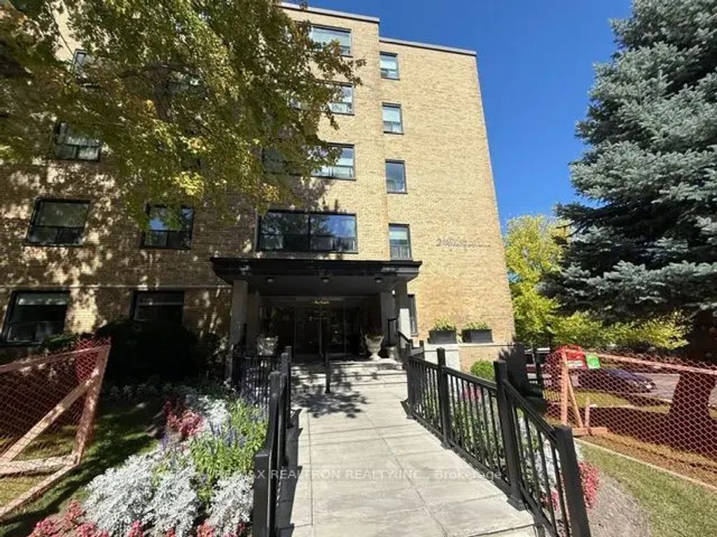 2 Ridelle Avenue 106, Toronto C04
