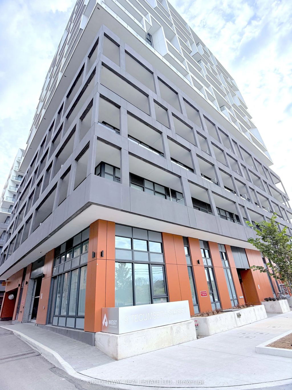 9 Tecumseth Street 814, Toronto C01