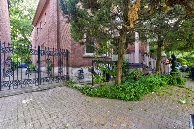 192 Albany Avenue Basement, Toronto C02