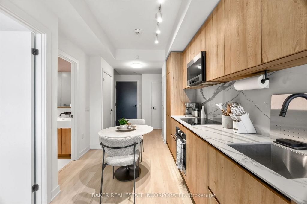 127 Broadway Avenue 3004, Toronto C10