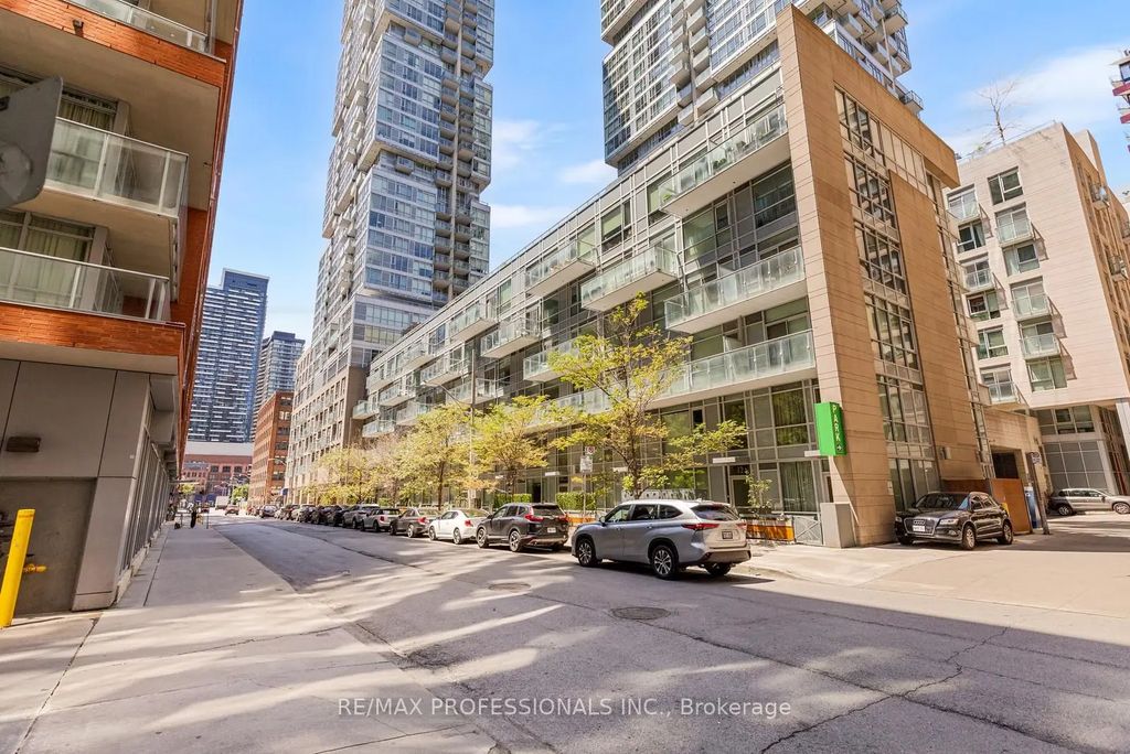 30 Nelson Street 325, Toronto C01