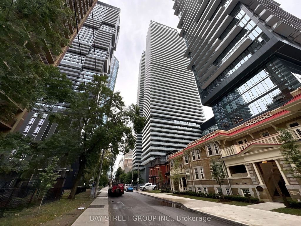 50 Charles Street E 2710, Toronto C08