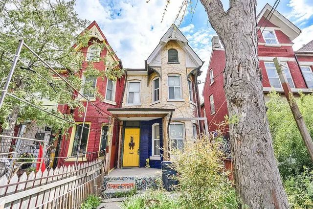15 Kensington Avenue, Toronto C01