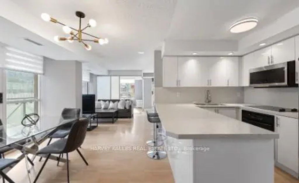 140 Simcoe Street 515, Toronto C01