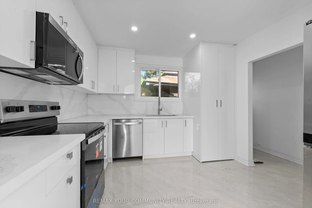 2 Lisburn Crescent, Toronto C15