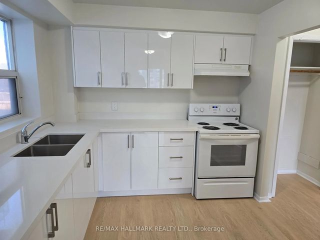 914 Sheppard Avenue W 1, Toronto C06
