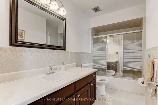 18 Faye Drive Main Unit, Toronto C15
