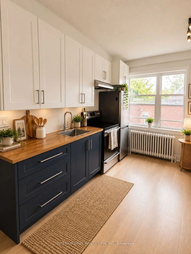 1094 College Street 17, Toronto C01