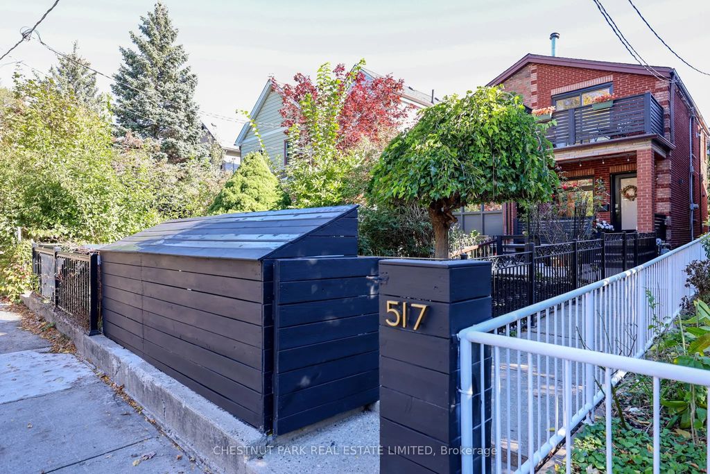 517 Crawford Street, Toronto C01