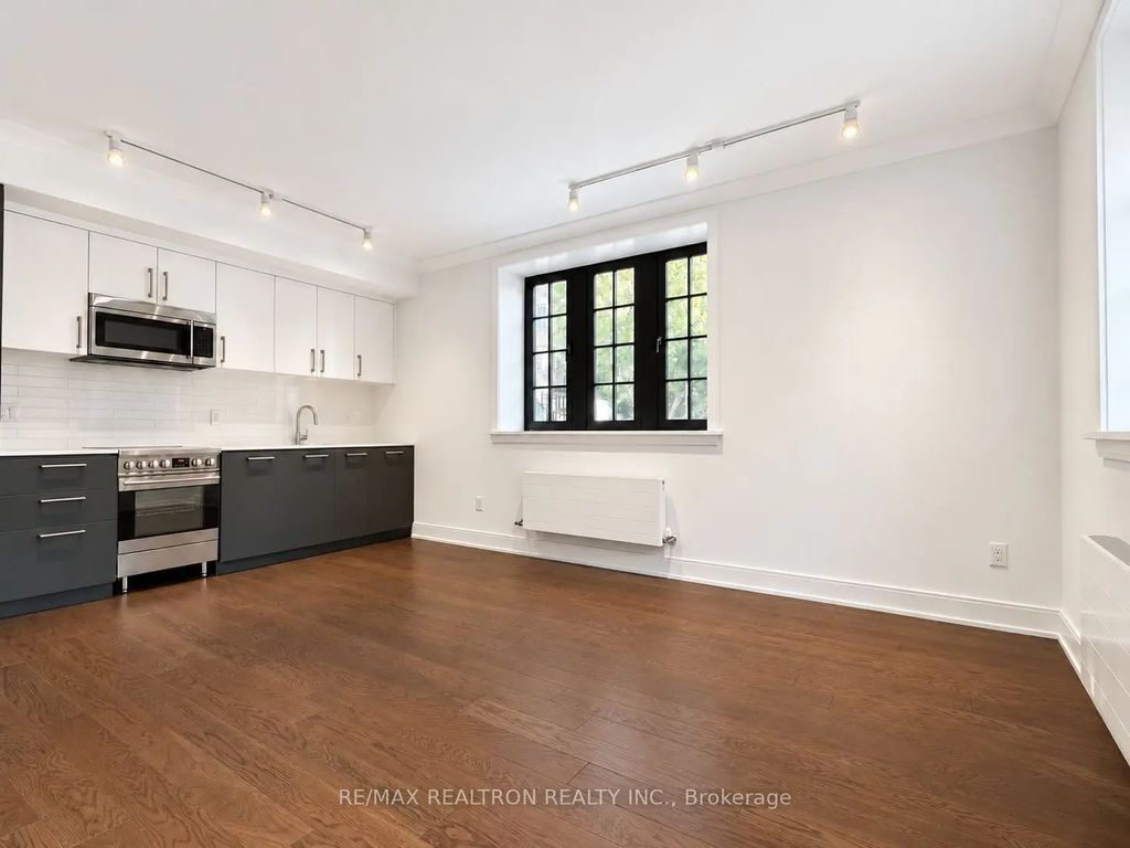 2 Clarendon Avenue 106, Toronto C02