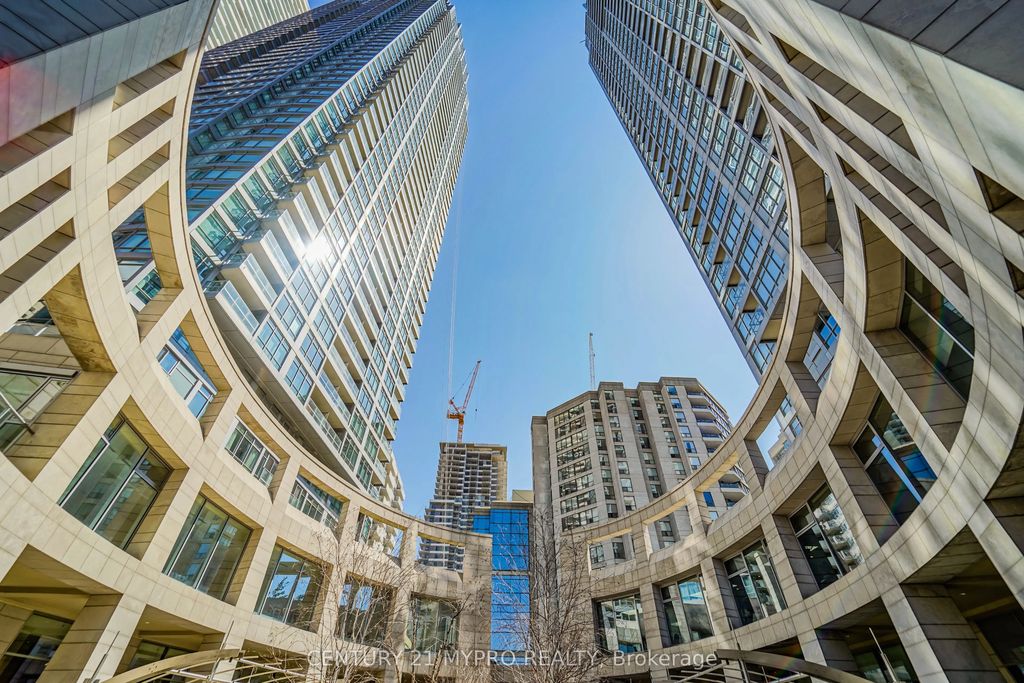 2191 Yonge Street 2707, Toronto C10