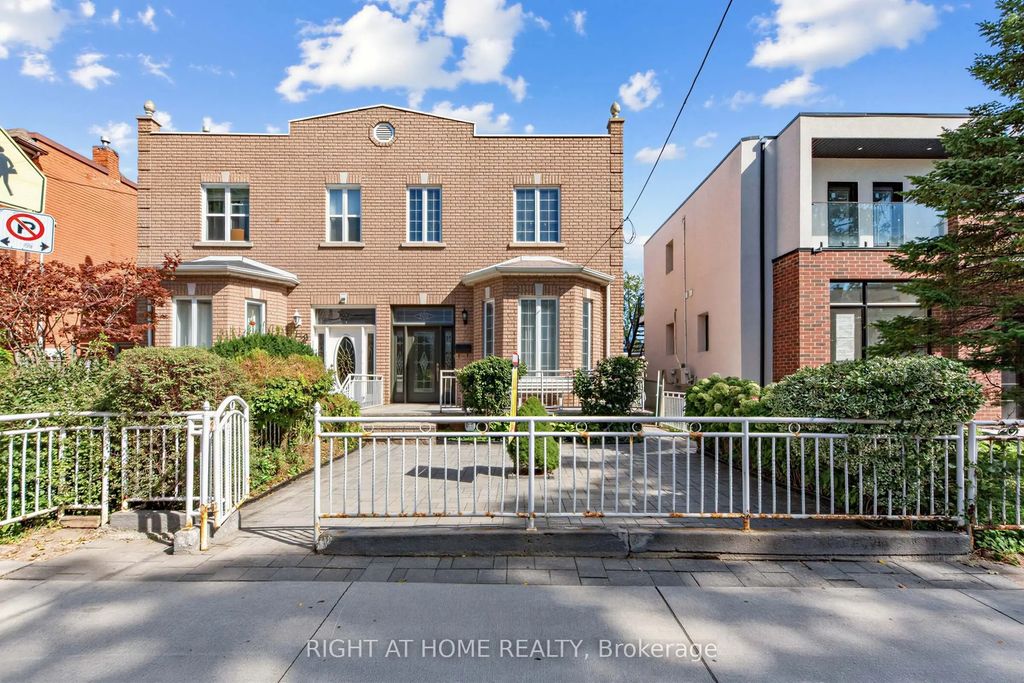 147 Dovercourt Road, Toronto C01
