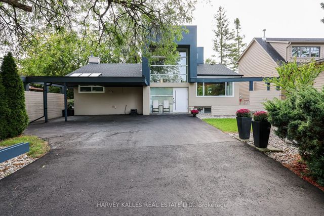 90 Berkinshaw Crescent, Toronto C13