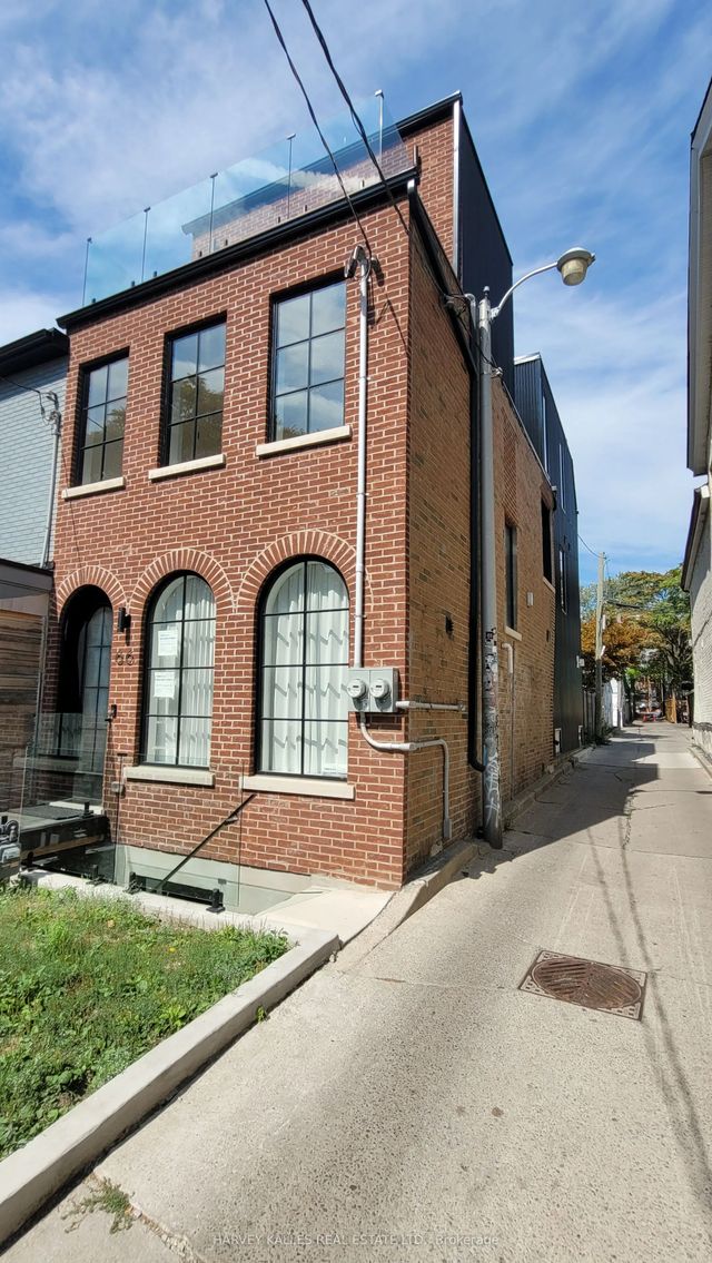 66 Argyle Street Lower, Toronto C01