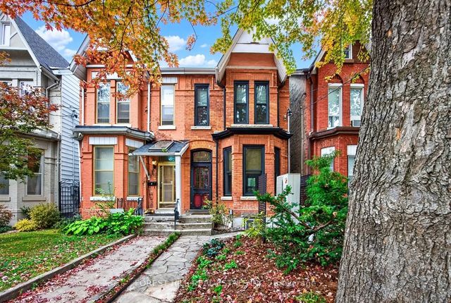 44 Russell Street, Toronto C01