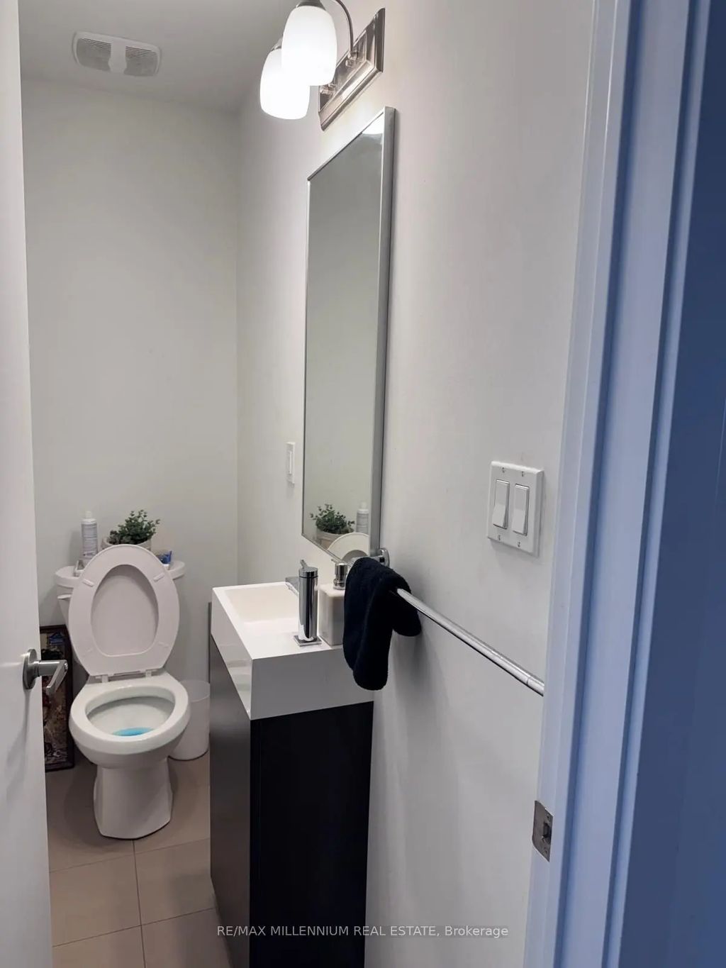 54 Hooyo Terrace, Toronto C04