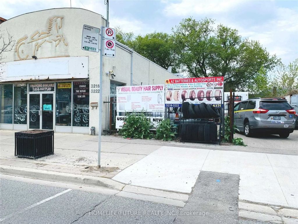3218 Danforth Avenue, Toronto E06