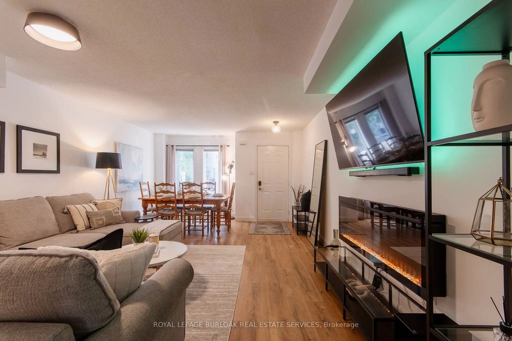 7 Trent Avenue, Toronto E02
