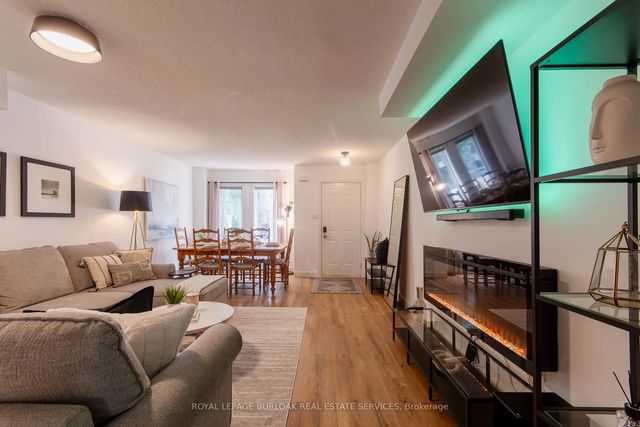 7 Trent Avenue, Toronto E02