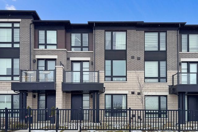 6729 Thickson Road N, Whitby