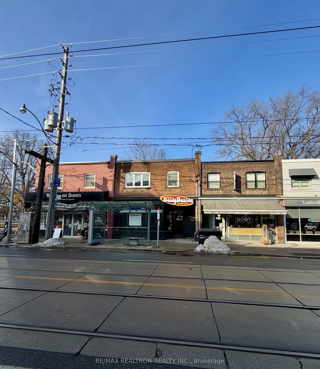 1162 Queen Street E, Toronto E01