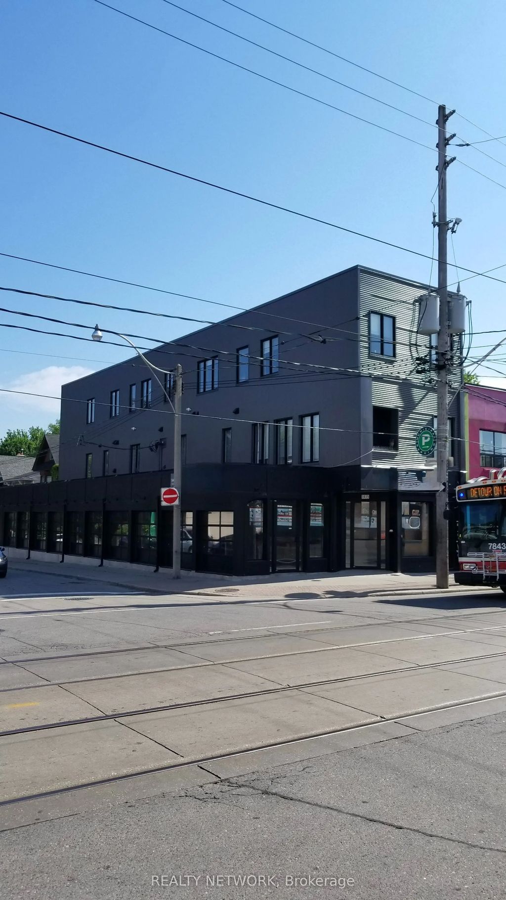 1415 Gerrard Street E, Toronto E01