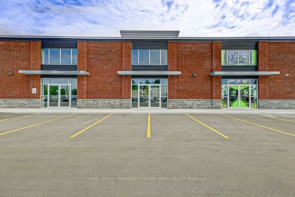 472 Taunton Road W 3, Oshawa