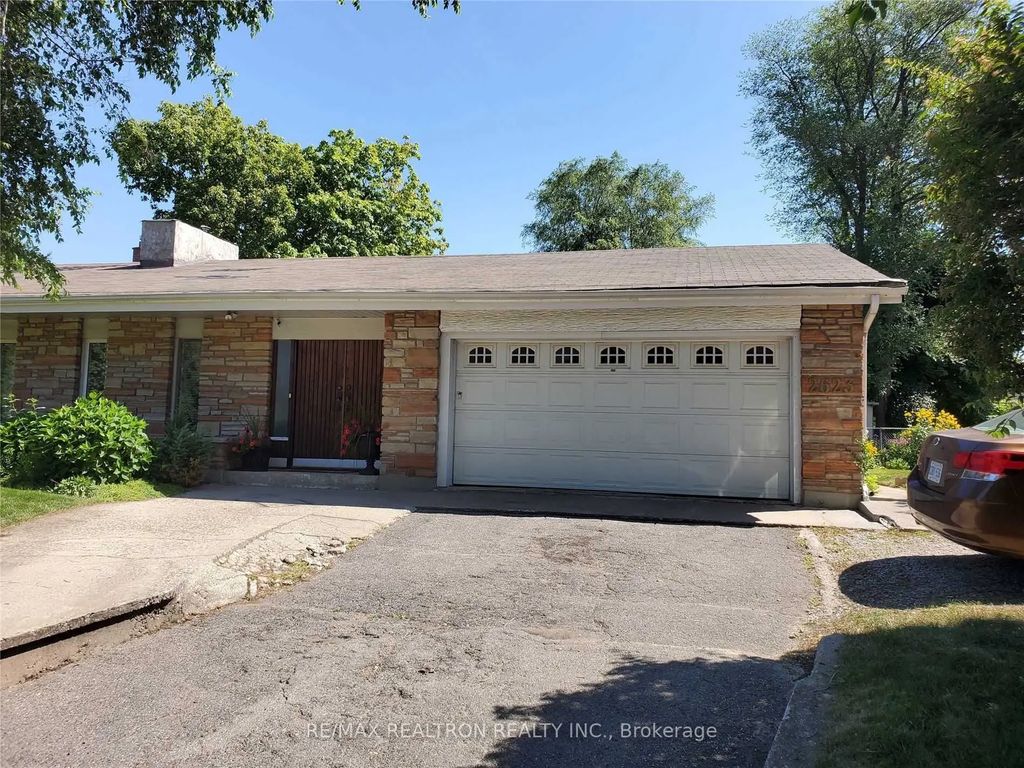 2623 Kennedy Road Bsmnt, Toronto E05