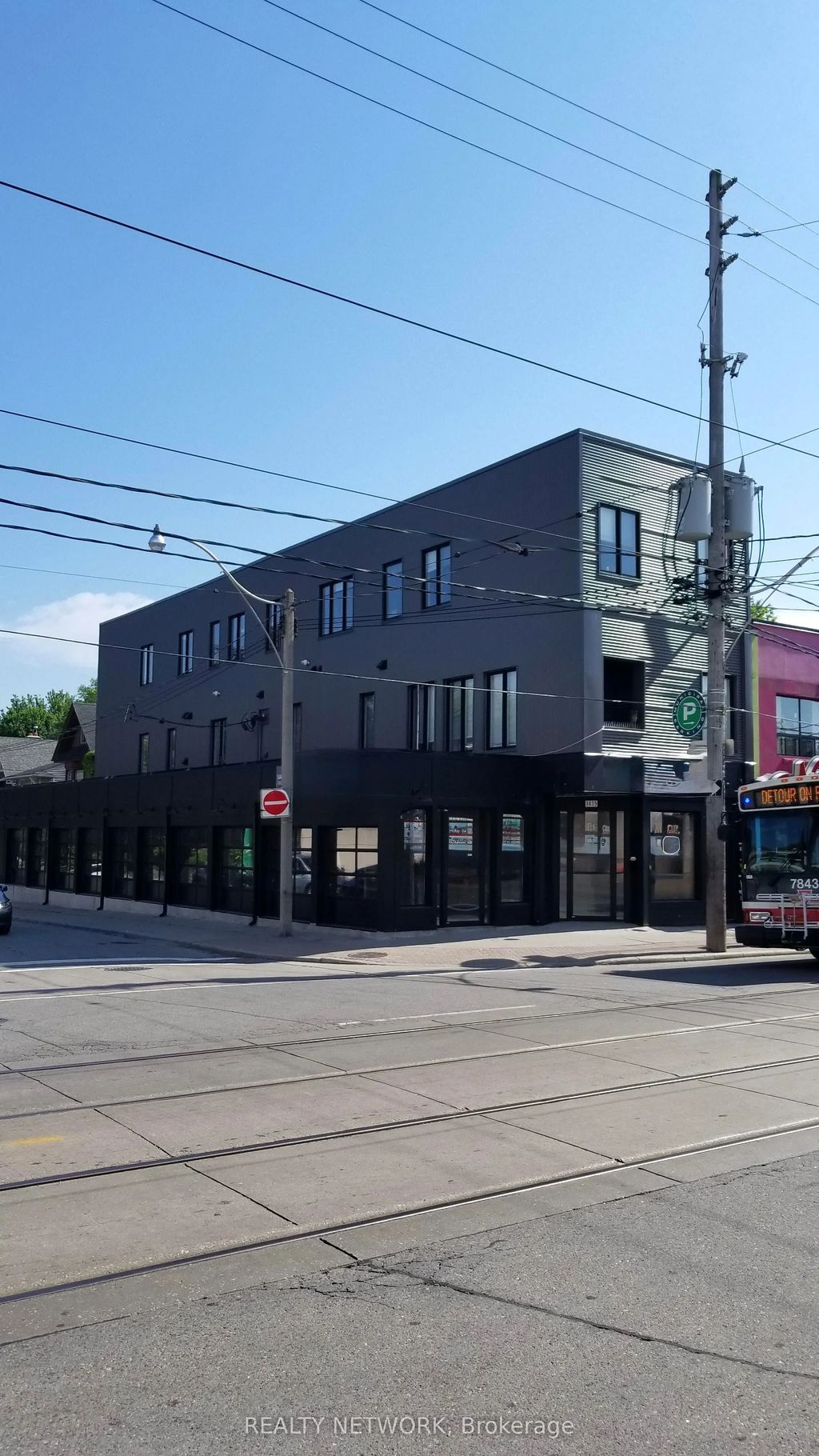 1415 Gerrard Street E, Toronto E01