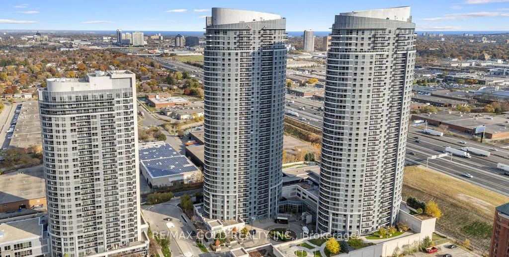 135 Village Green Square, Toronto E07