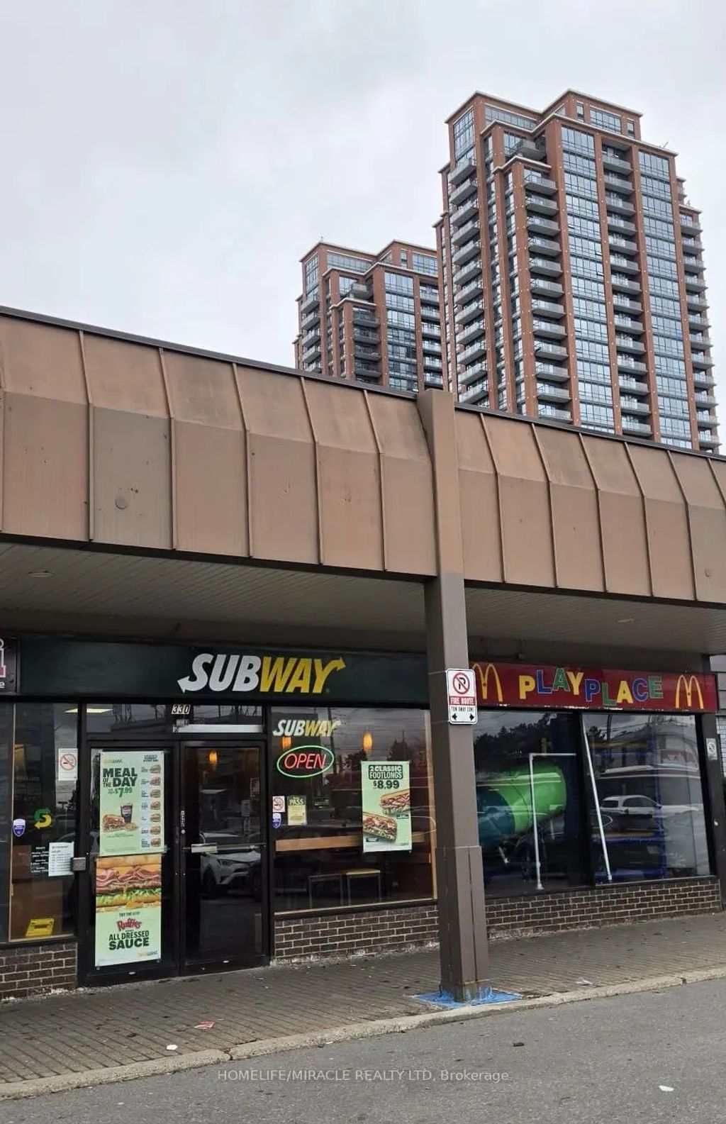 3305 Sheppard Avenue E, Toronto E05