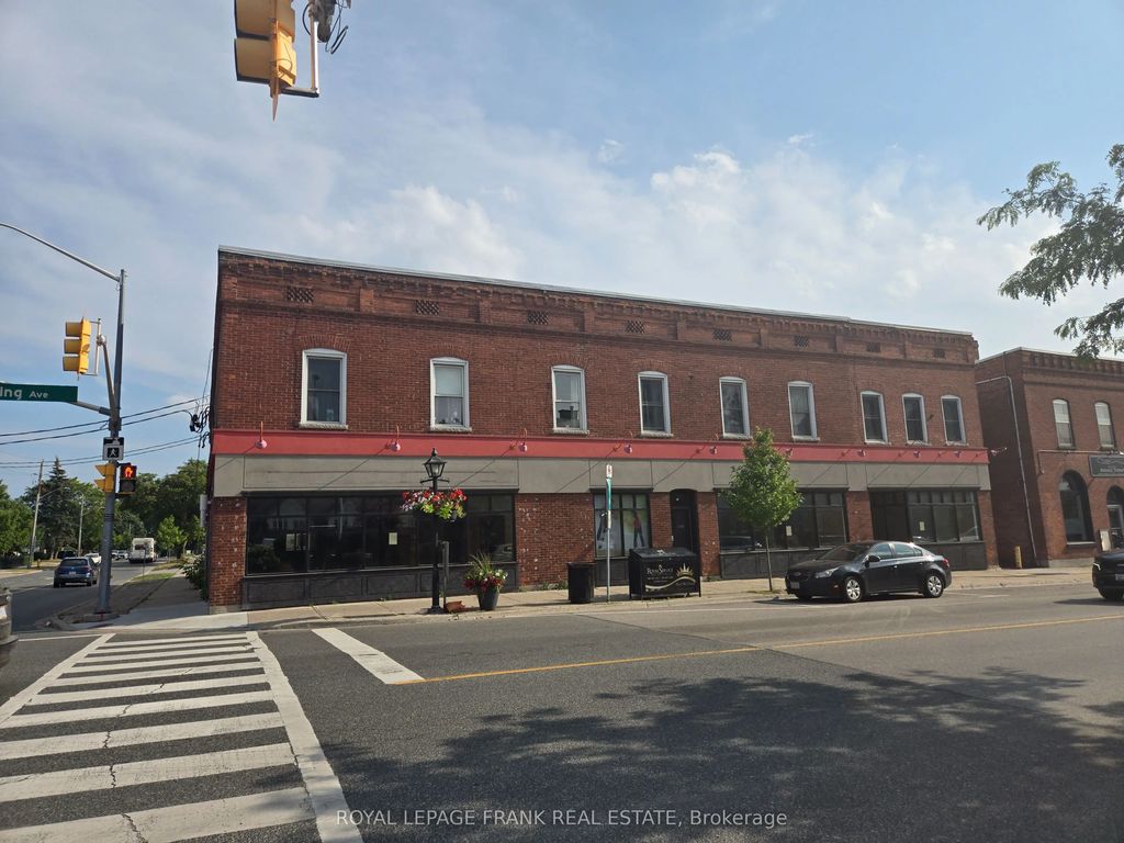 15 King Avenue W, Clarington