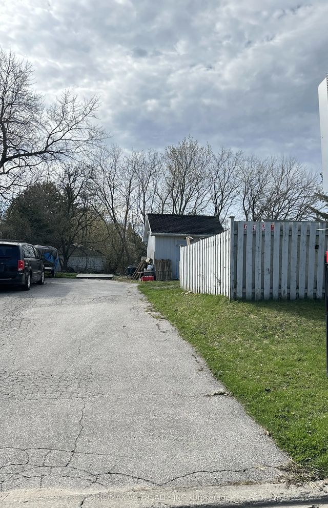 1 Martindale Road, Toronto E08
