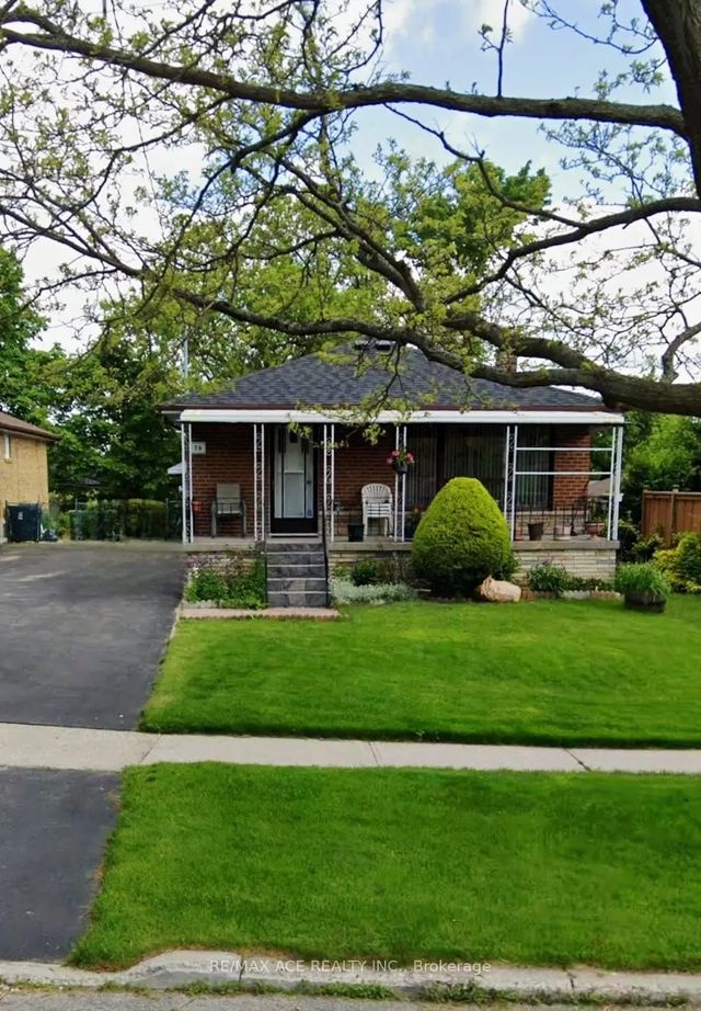 36 Delawana Drive, Toronto E09