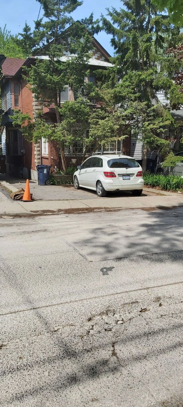 74 Kenilworth Avenue, Toronto E02