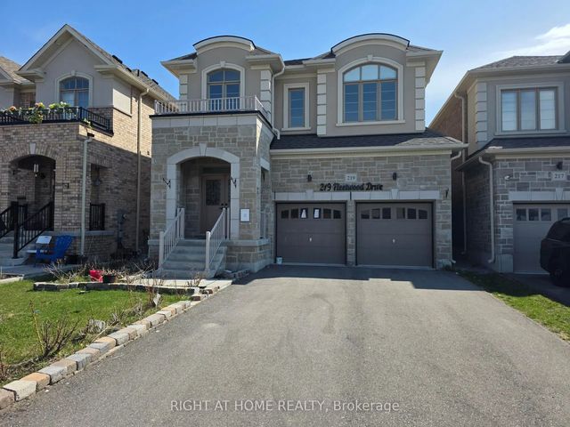 219 Fleetwood Drive, Oshawa
