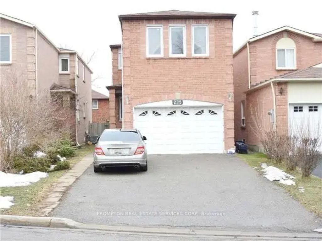 235 Roxanne Crescent, Toronto E07