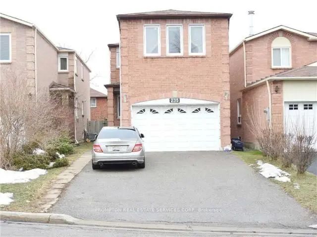235 Roxanne Crescent, Toronto E07