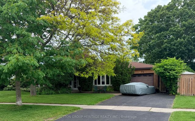 35 Albery Crescent, Ajax