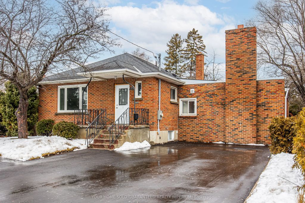 84 Taunton Road W 3, Oshawa