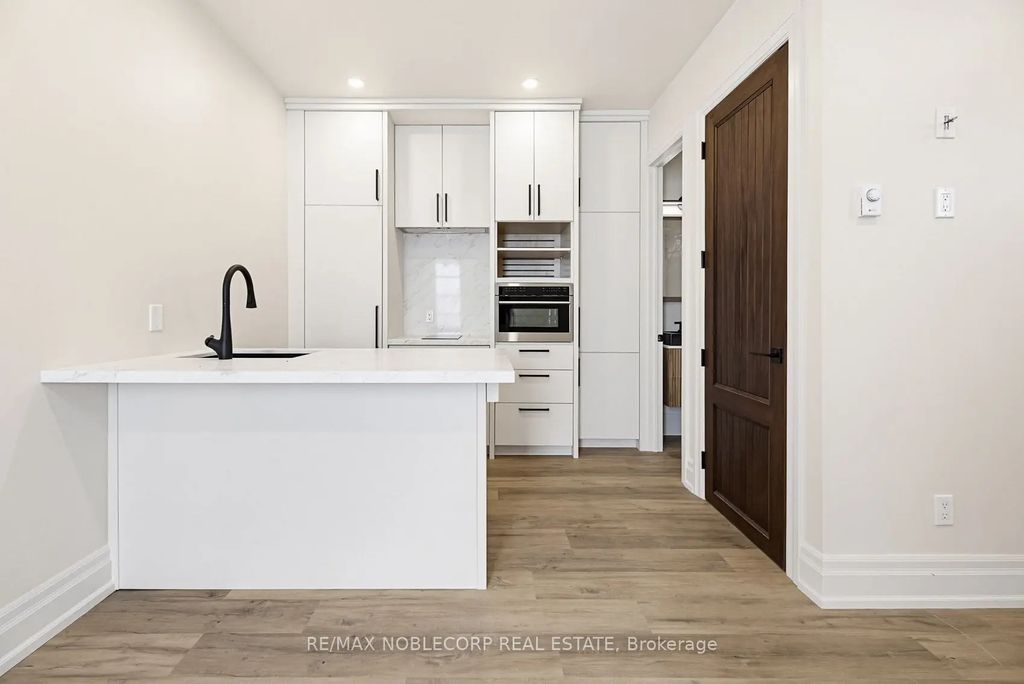 108 Enderby Road 5, Toronto E02