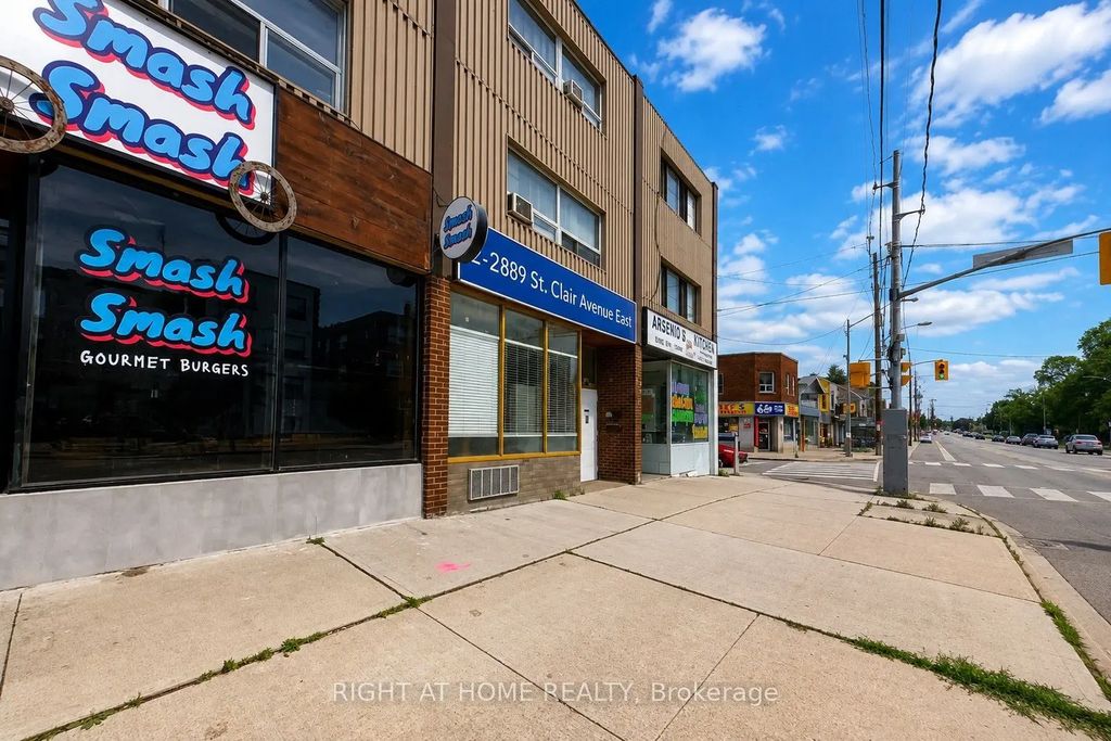2889 St Clair Avenue E C, Toronto E03